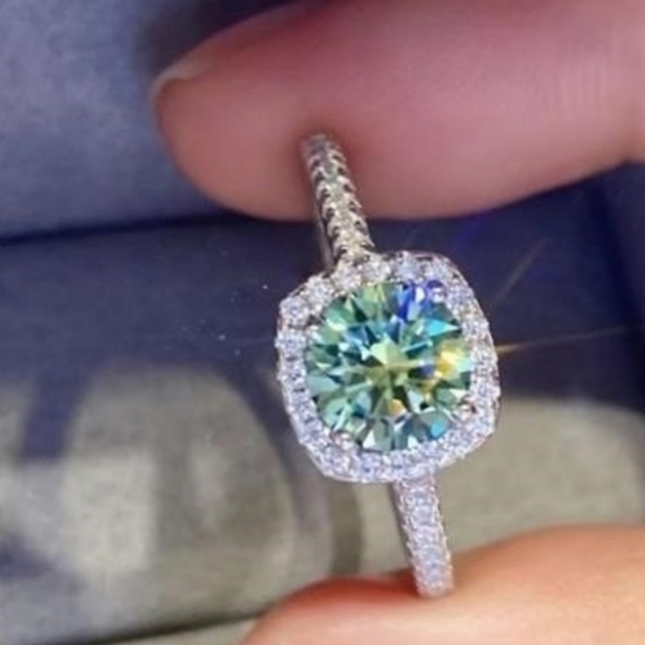 18K Gold Plated 2 Ct Blue Moissanite Diamond Ring - Picture 6 of 6